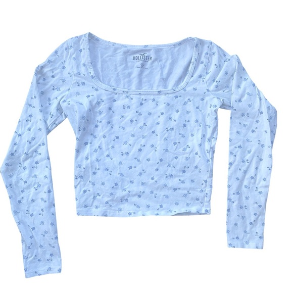 Hollister Tops - Hollister White Floral Long-sleeved Scoop Neck Tee Size XS